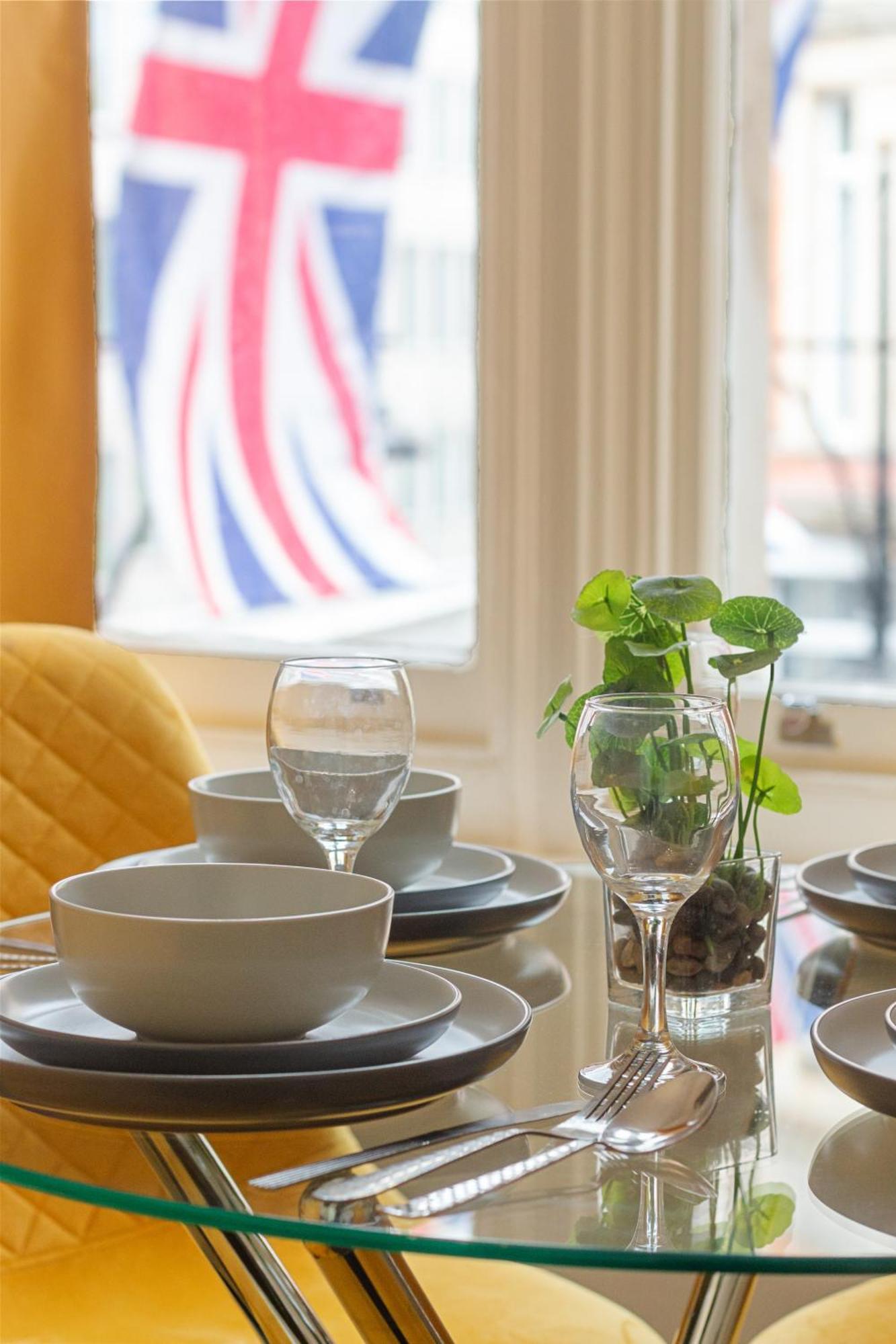 Oxford Street Chic Retreat - Unparalleled Elegance And Urban Comfort! Gc1 London Eksteriør billede